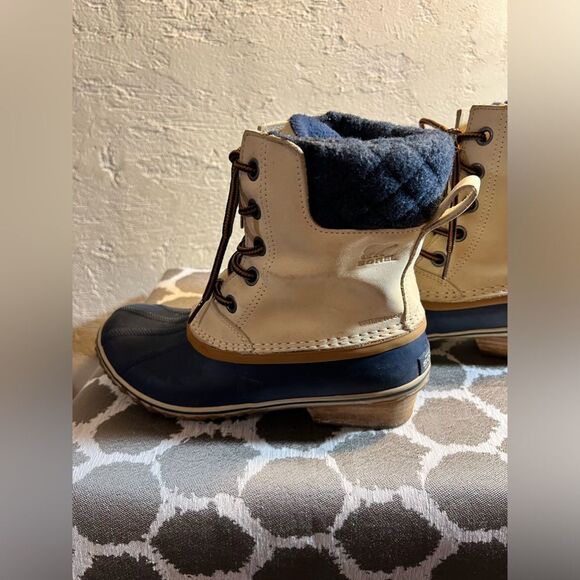 SOREL winter boots navy/tan, quilted, cozy snow/ rain winter boot. Size 8M-great - Picture 8 of 12